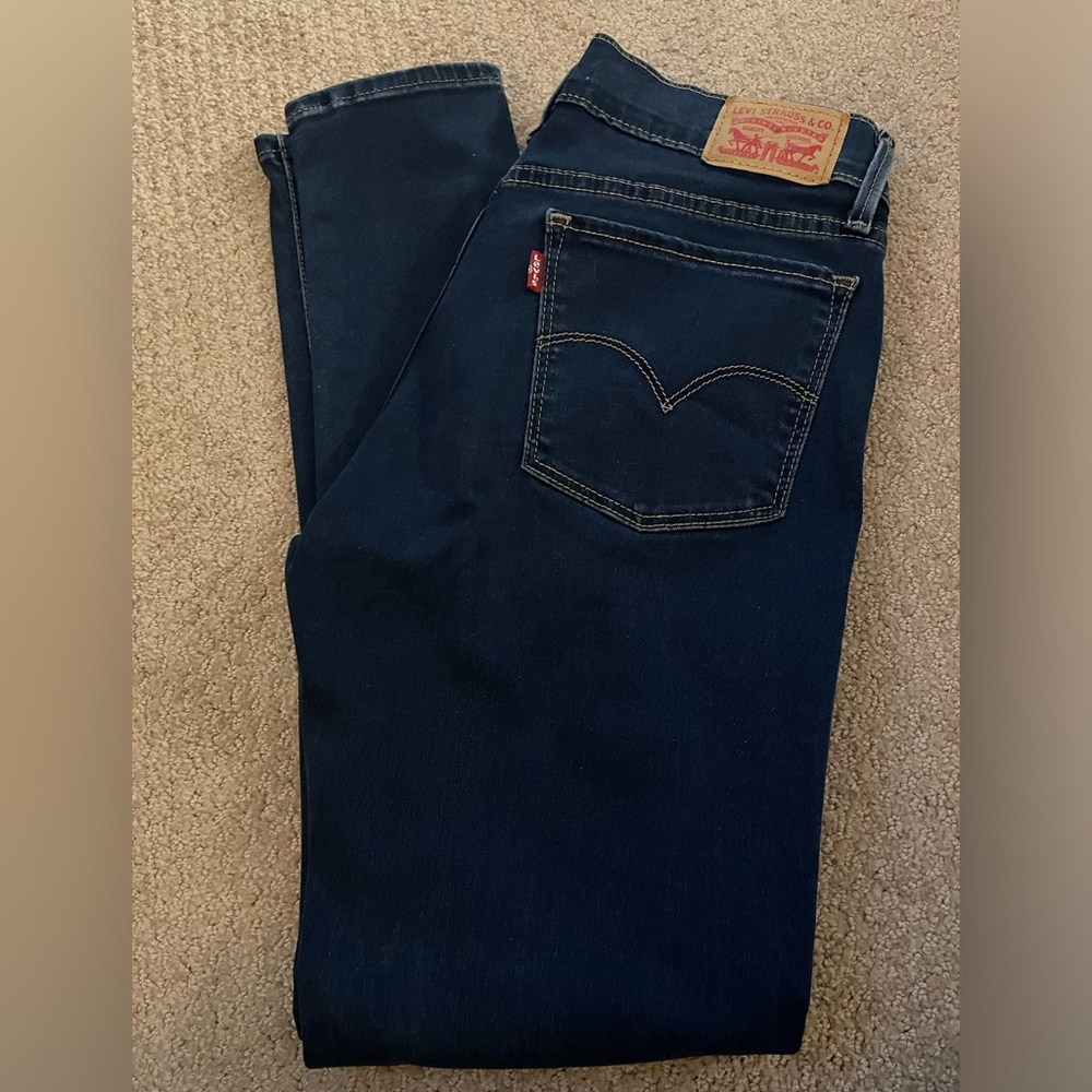 Levi’s Woman’s 710 Skinny Jeans, size 29